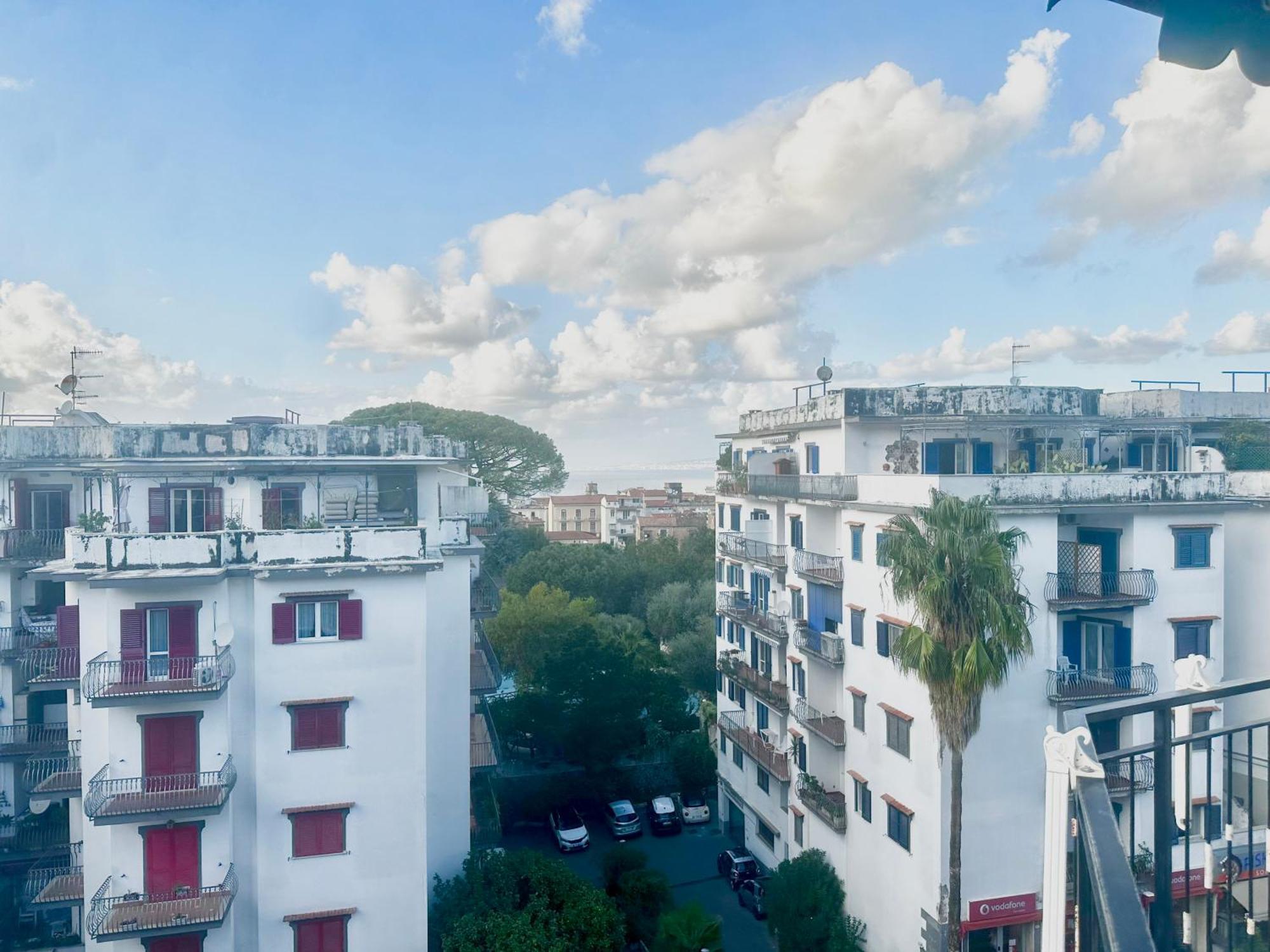Roof And Sky Sorrento Center Suite Exterior photo